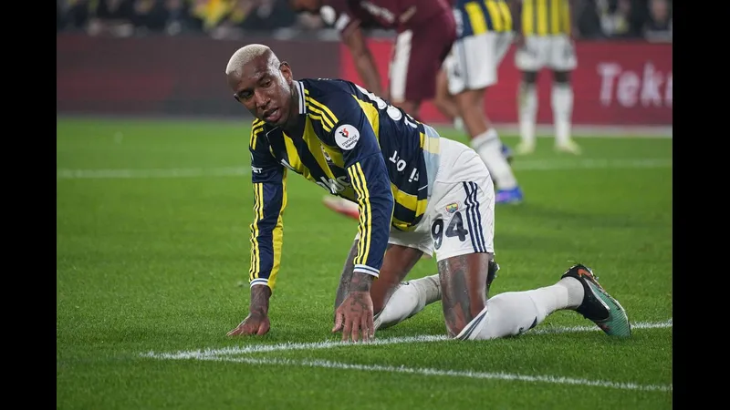 Cầu thủ FCSB và Fenerbahce đối đầu trên sân cỏ - Phân tích chiến Cầu thủ FCSB và Fenerbahce đối đầu trên sân cỏ - Phân tích chiến